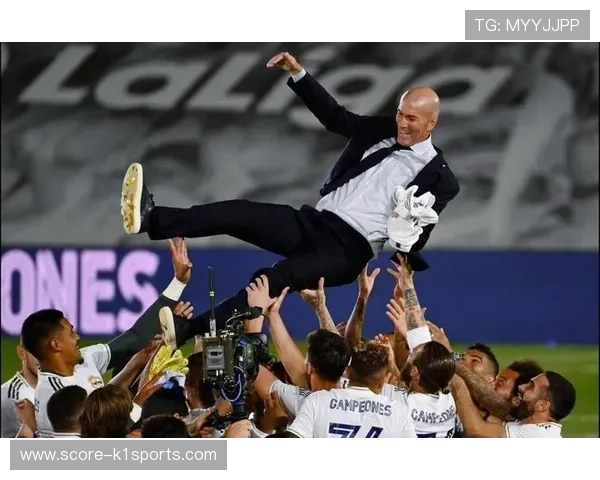 足球史上最具影响力的十大球员排名及其传奇成就回顾